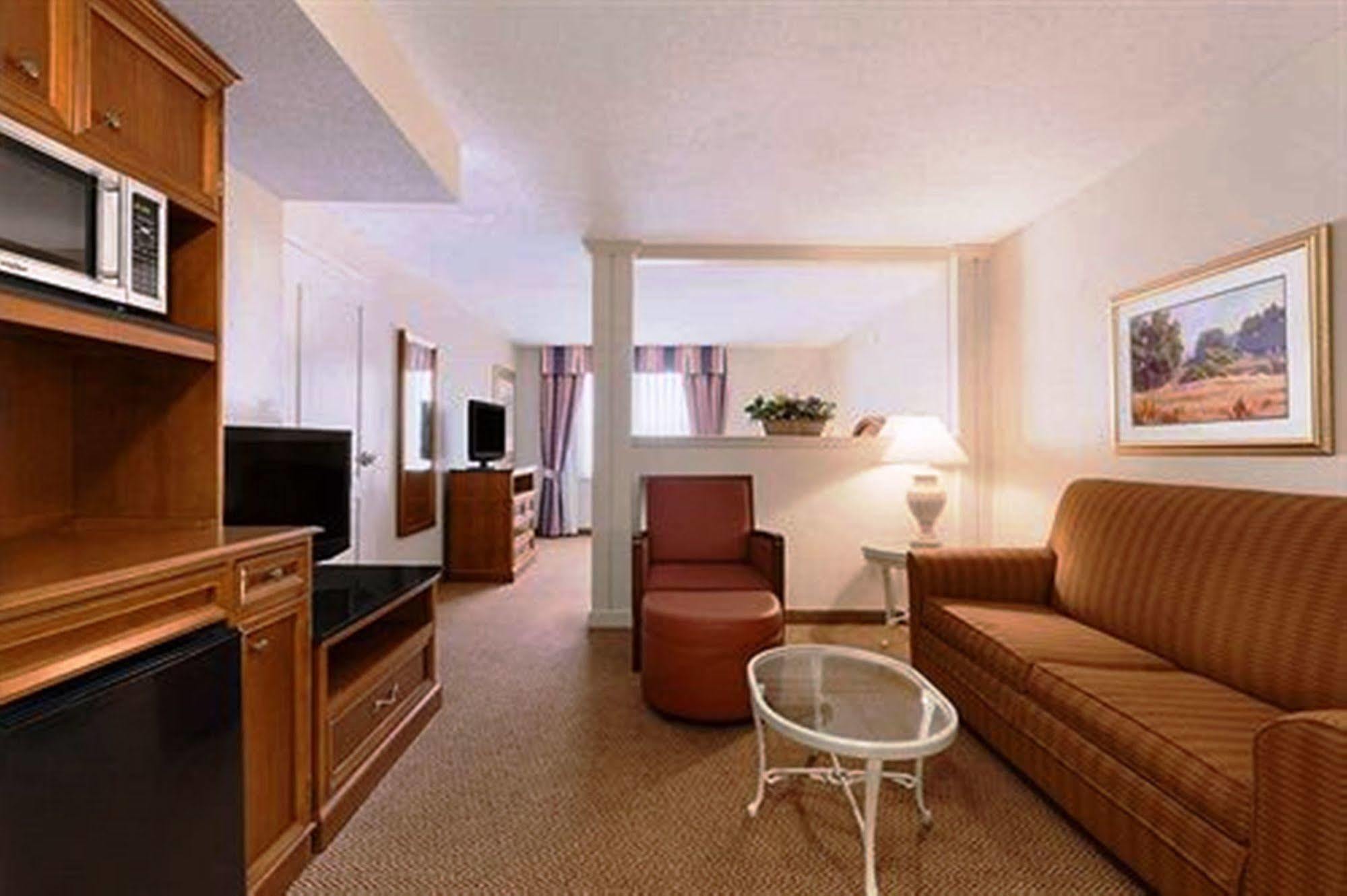 Hilton Garden Inn Syracuse East Syracuse Exterior photo
